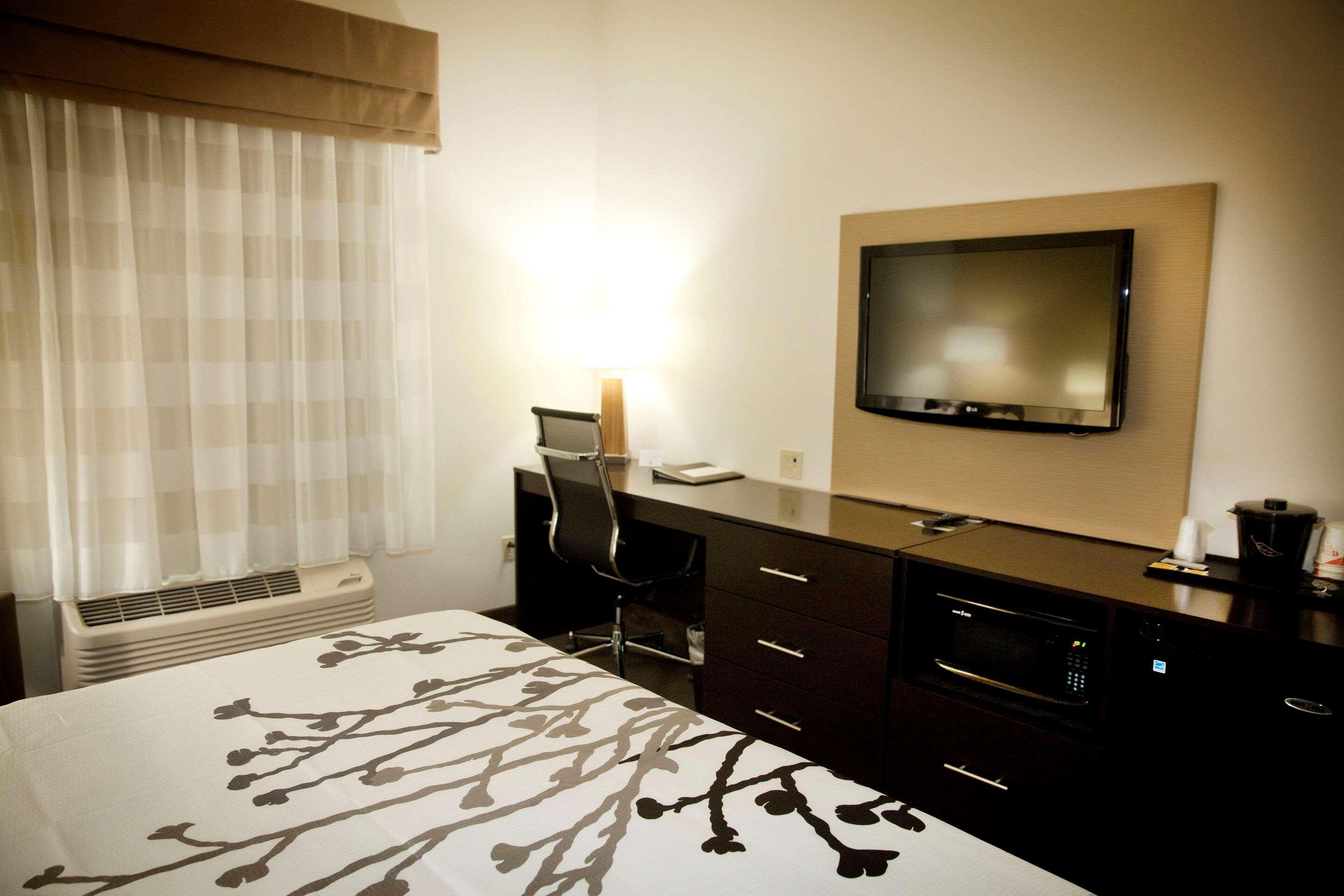 Sleep Inn & Suites Moundsville - Wheeling Exteriör bild